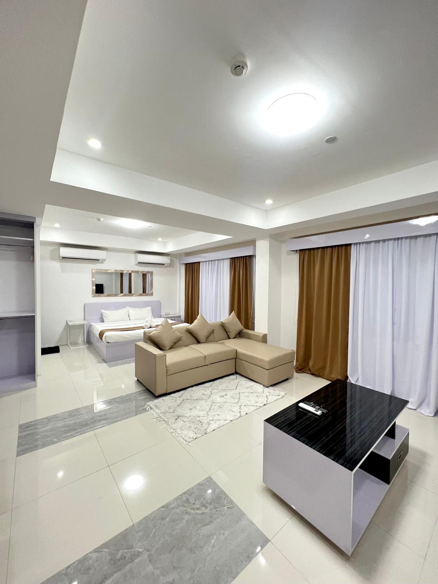 Staycation Hotel San Jose  Buitenkant foto