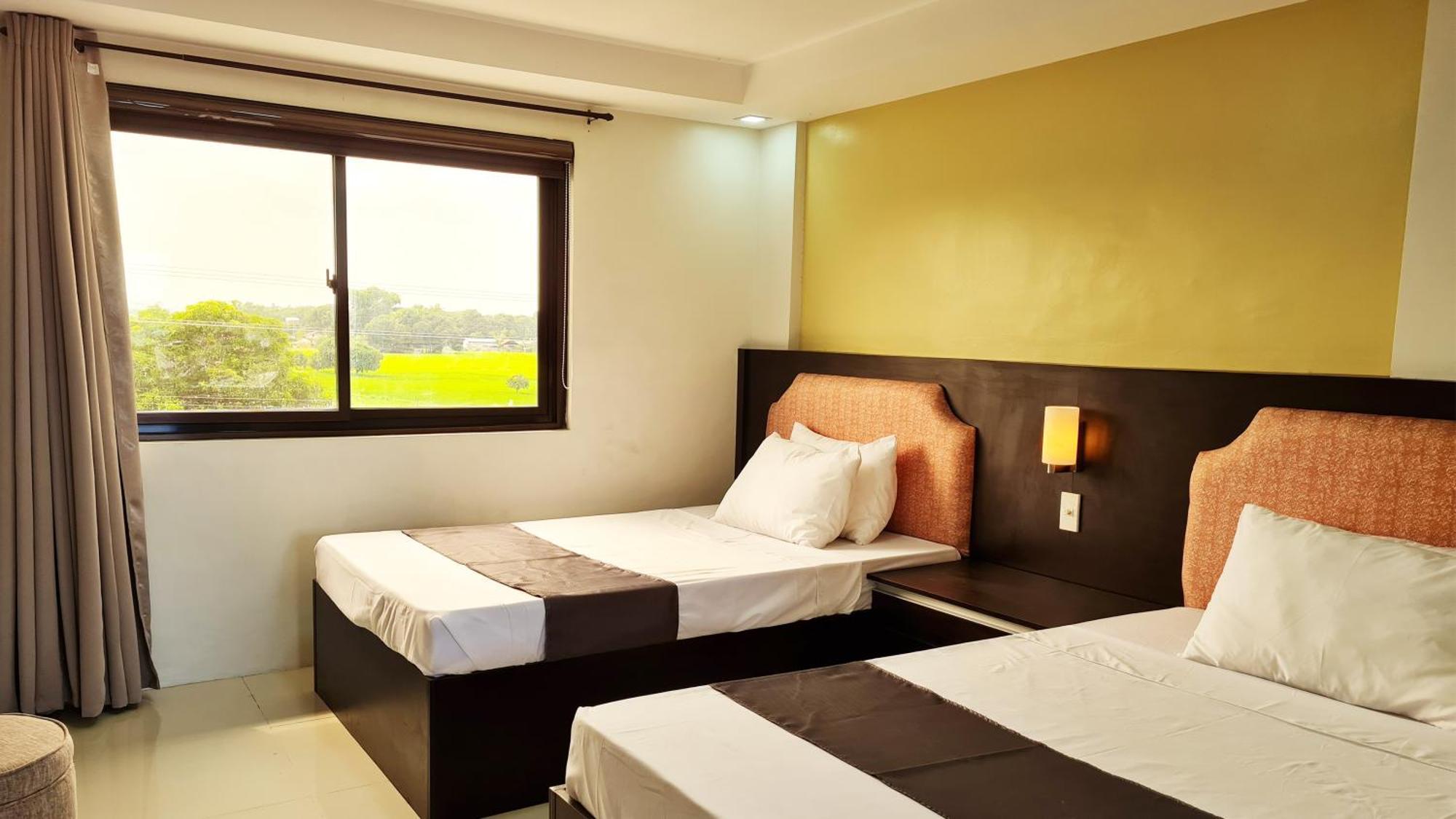 Staycation Hotel San Jose  Buitenkant foto