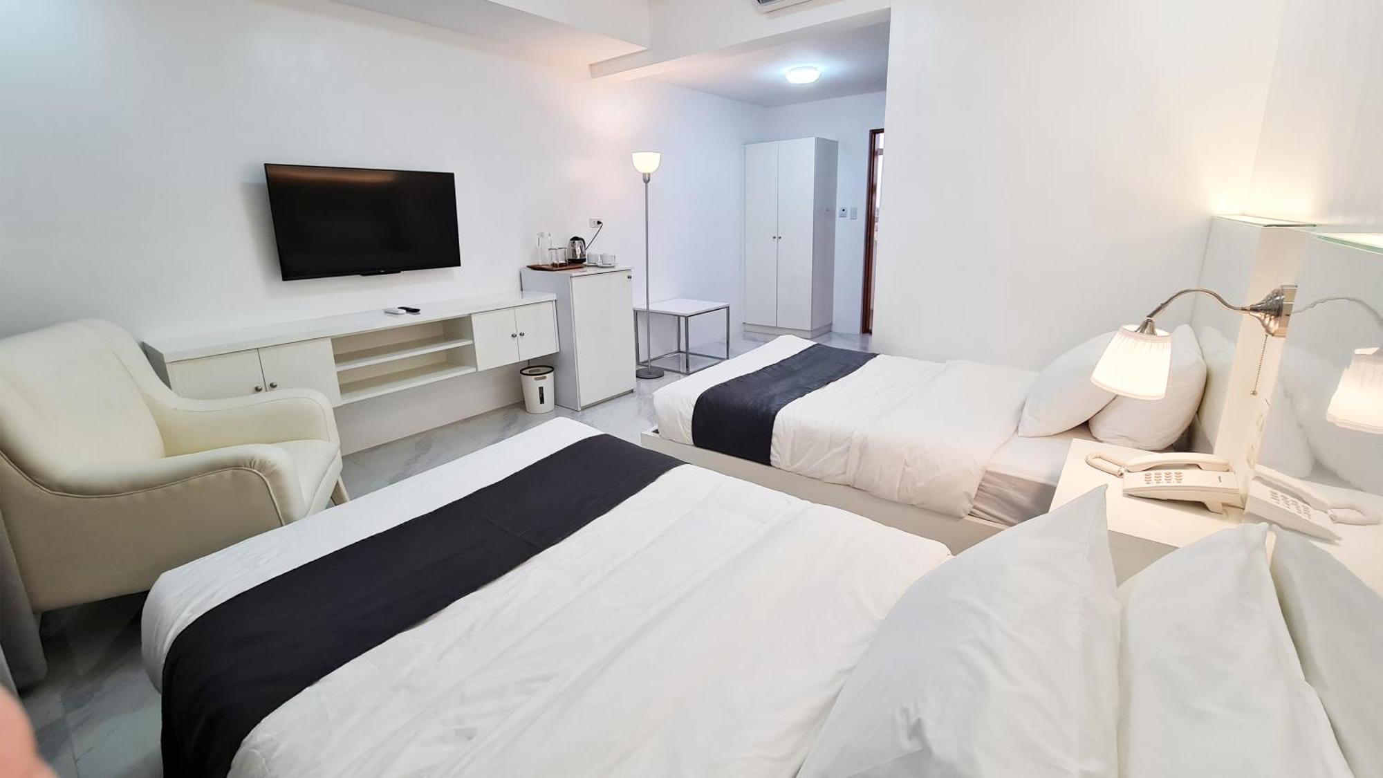 Staycation Hotel San Jose  Buitenkant foto